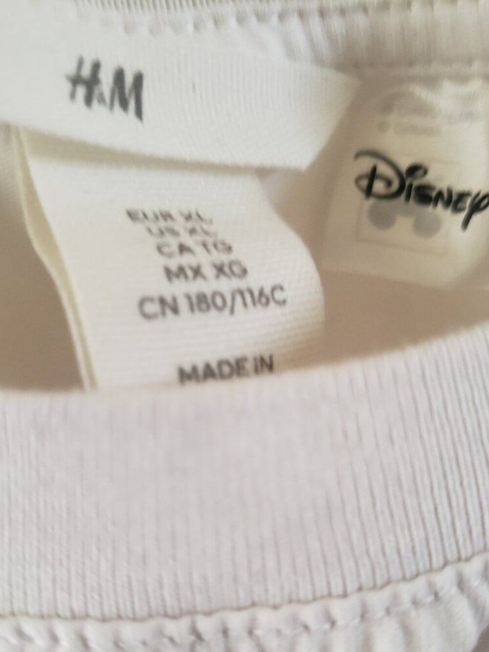 H&M Disney 'Venice Beach Los Angeles, CA' Mickey Surfing Short Sleeve T-Shirt - Picture 4 of 4